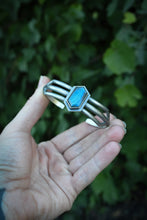 Load image into Gallery viewer, Labradorite Cuff