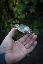 Load image into Gallery viewer, Scenic Quartz Cuff (rattle discount)